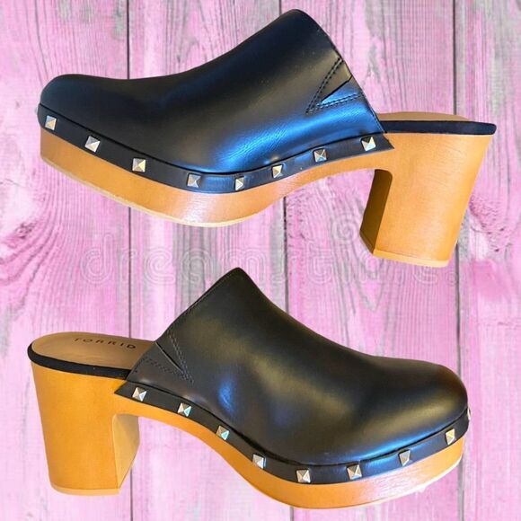 Torrid Faux Leather Black Studded Mule Shoes Wide Width - Size 9.5 WW NIB - Picture 10 of 12